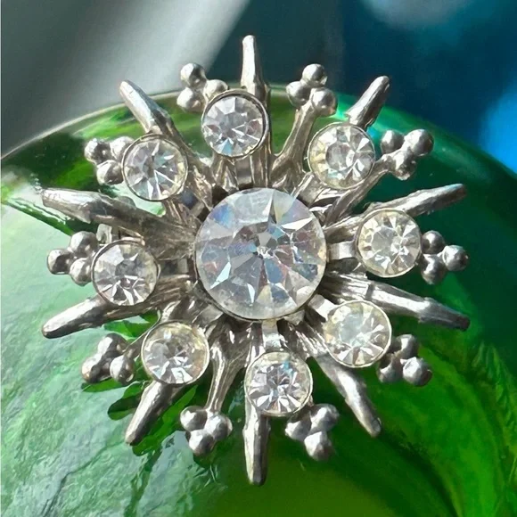 Vintage Atomic Starburst Rhinestone Silver Toned Brooch Measures - Picture 5 of 6